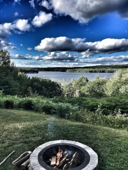 Lake Inn at Mt Sunapee View in July